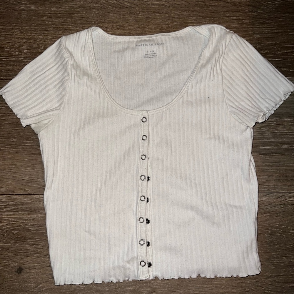 NWOT AE cropped button top